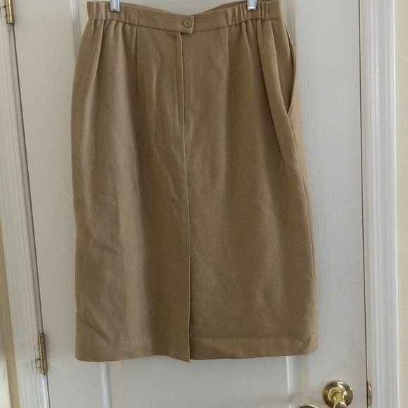 Merino wool, size 12, pencil skirt, Koret - Picture 4 of 6